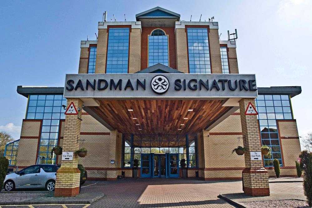 Sandman Signature London Gatwick Hotel Кроули Екстериор снимка