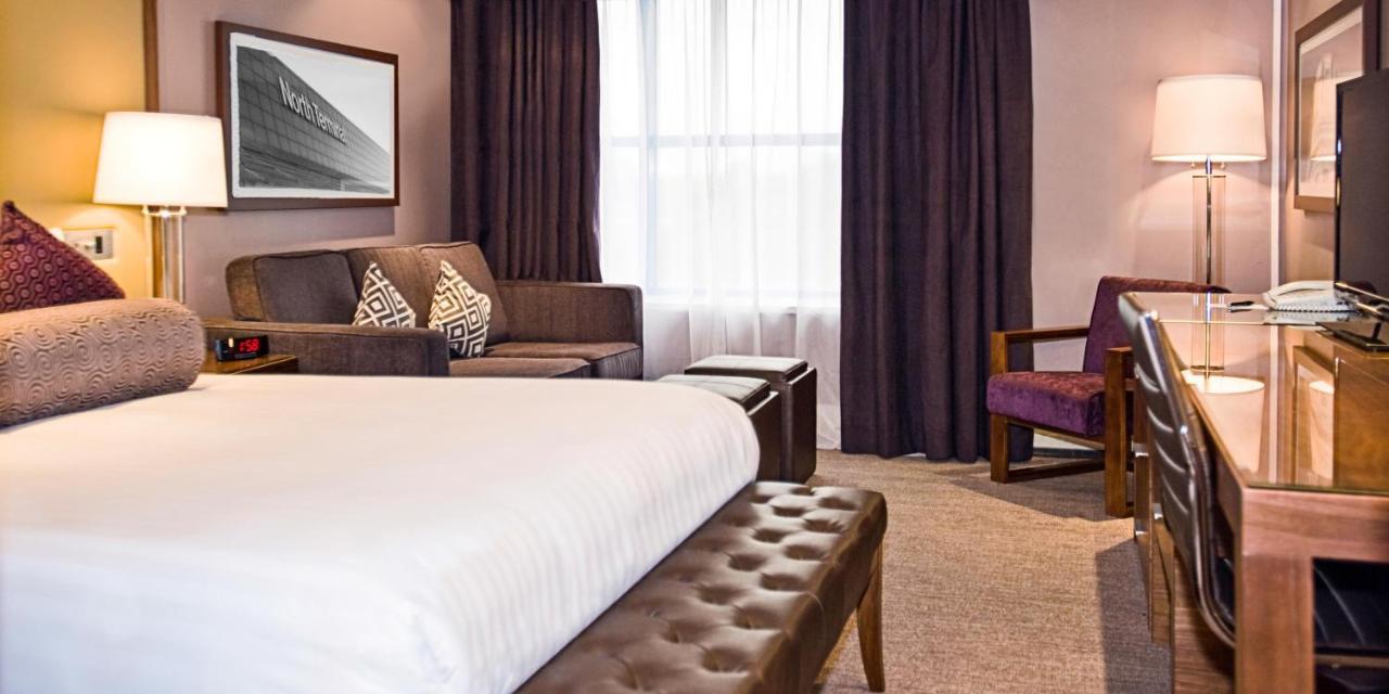 Sandman Signature London Gatwick Hotel Кроули Екстериор снимка