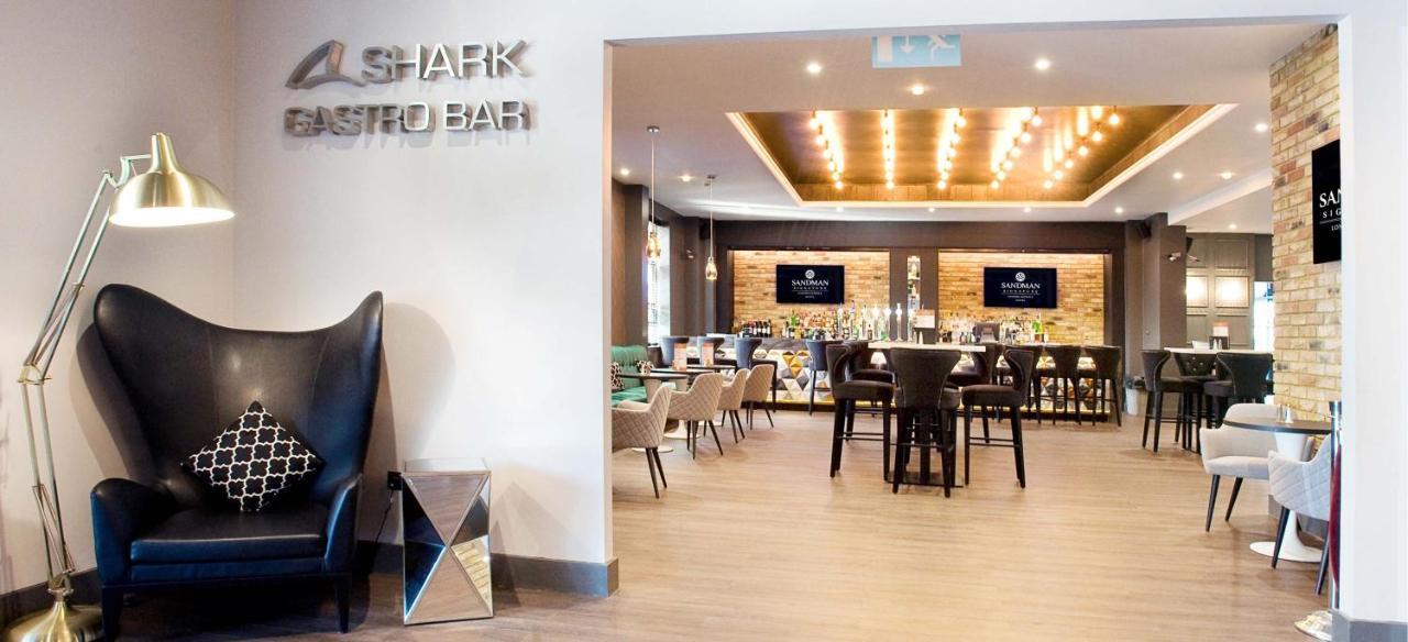 Sandman Signature London Gatwick Hotel Кроули Екстериор снимка