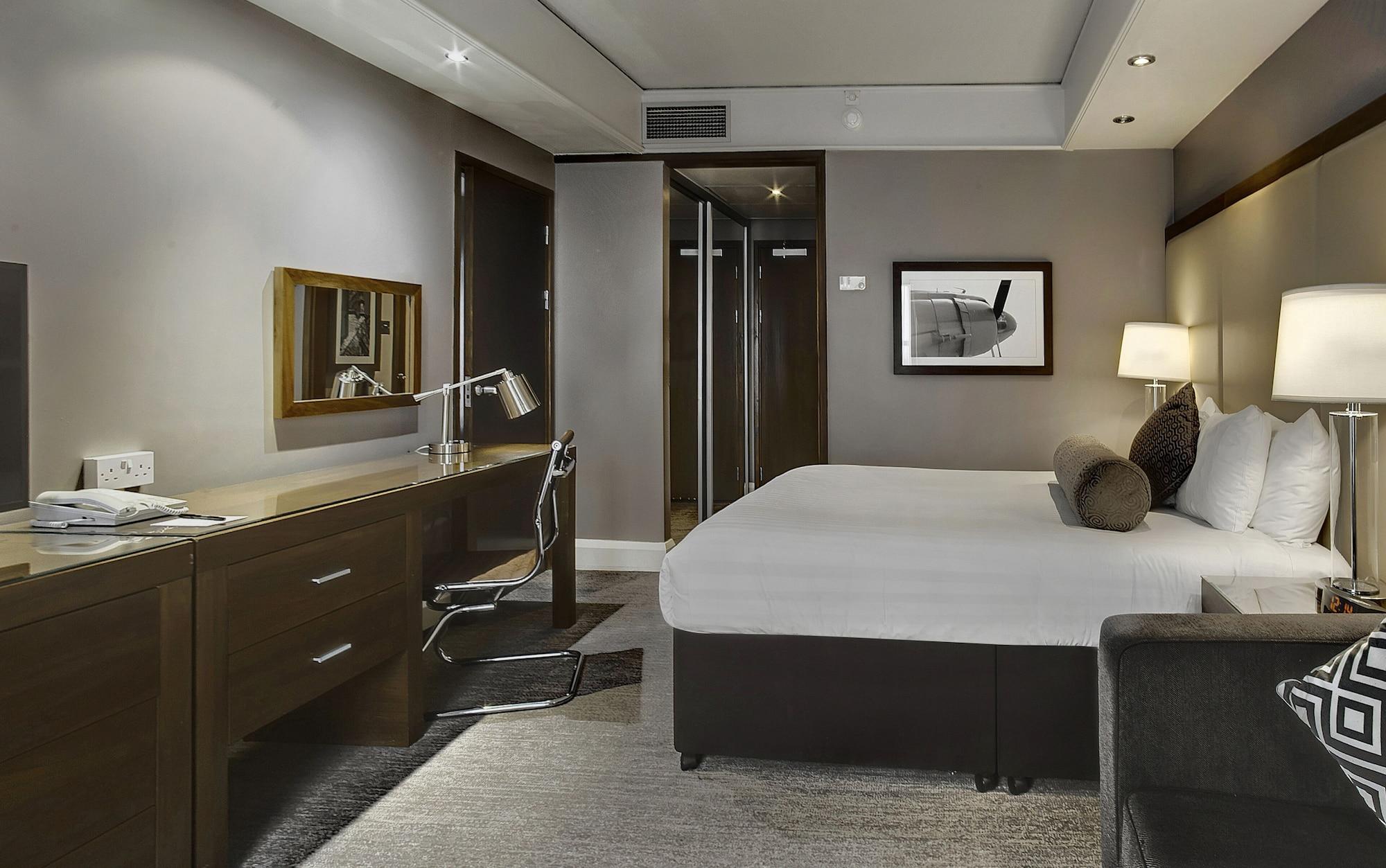 Sandman Signature London Gatwick Hotel Кроули Екстериор снимка
