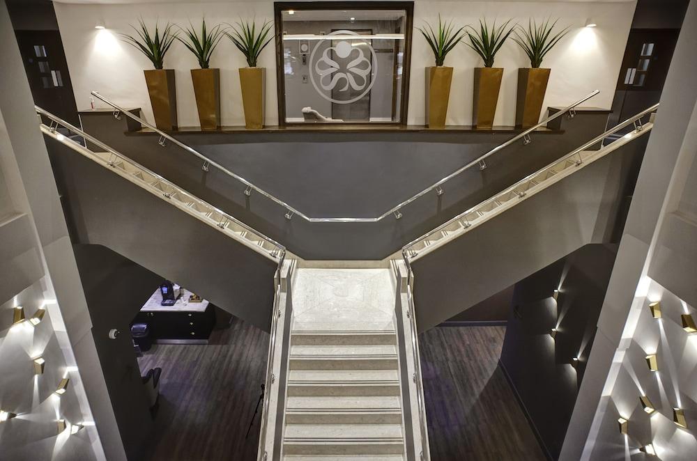 Sandman Signature London Gatwick Hotel Кроули Екстериор снимка