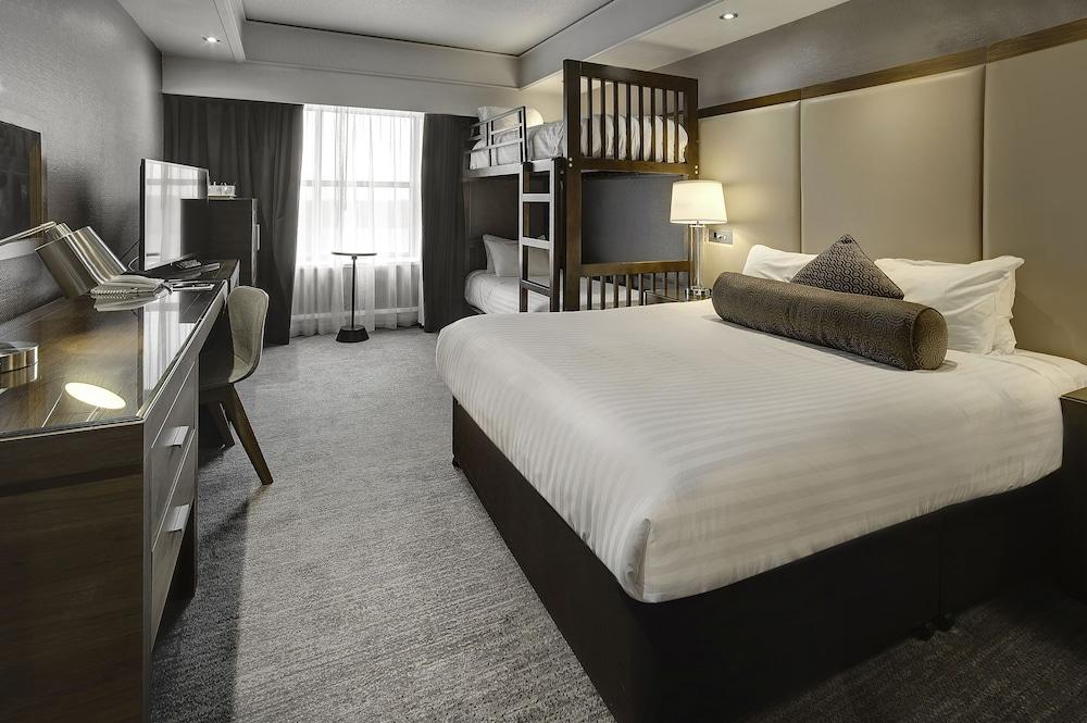 Sandman Signature London Gatwick Hotel Кроули Екстериор снимка