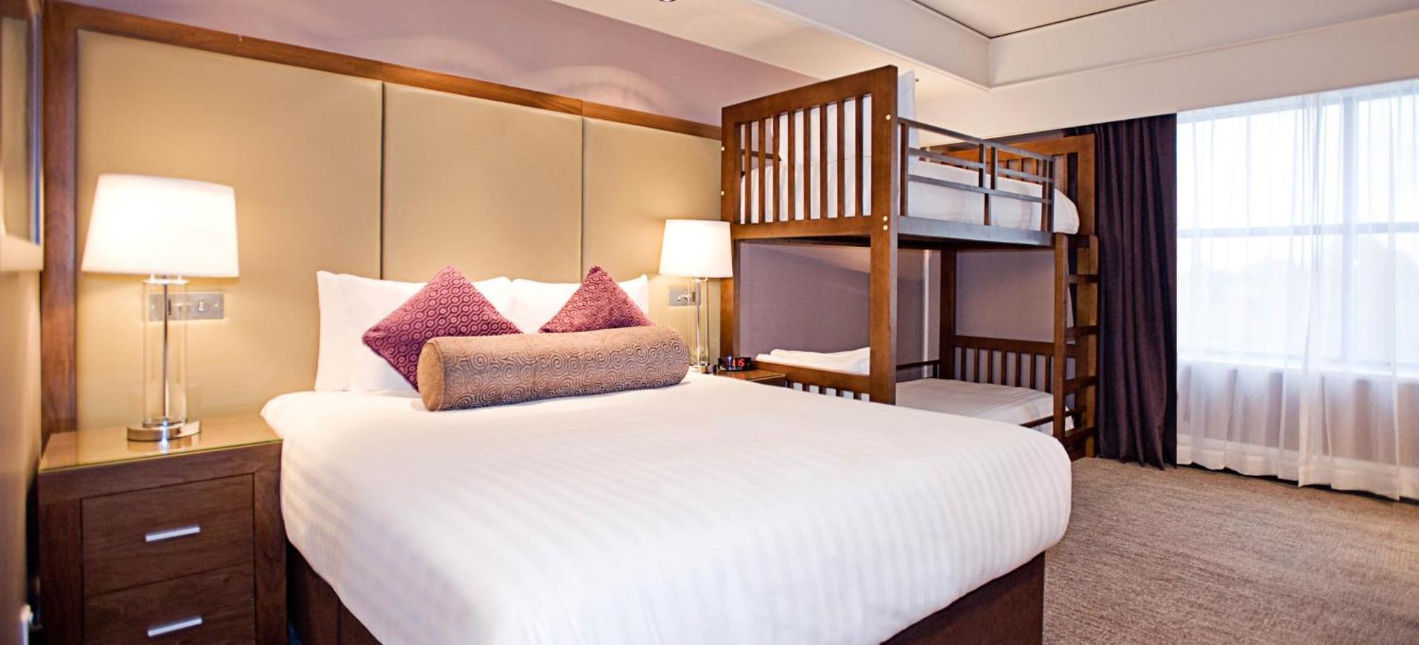 Sandman Signature London Gatwick Hotel Кроули Екстериор снимка