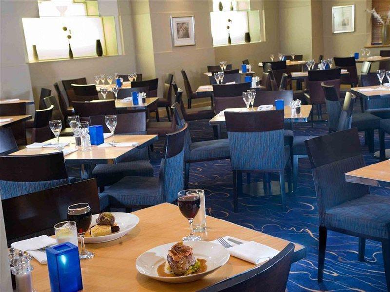 Sandman Signature London Gatwick Hotel Кроули Екстериор снимка