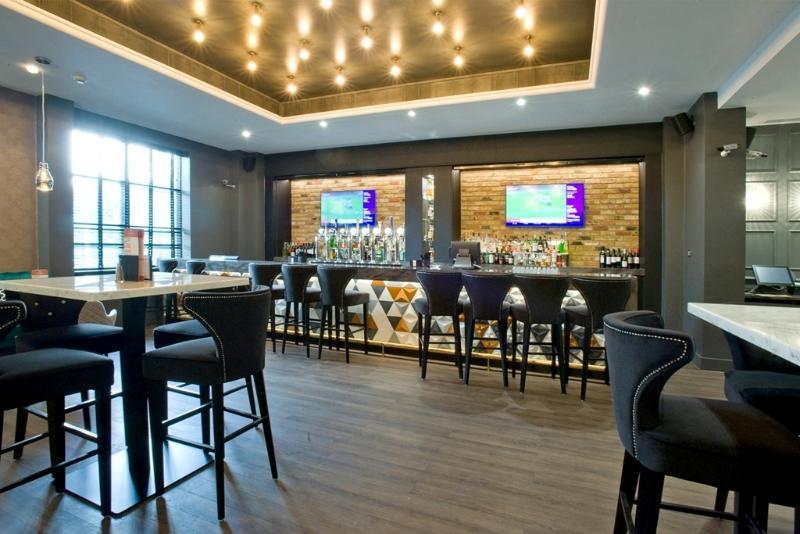 Sandman Signature London Gatwick Hotel Кроули Екстериор снимка