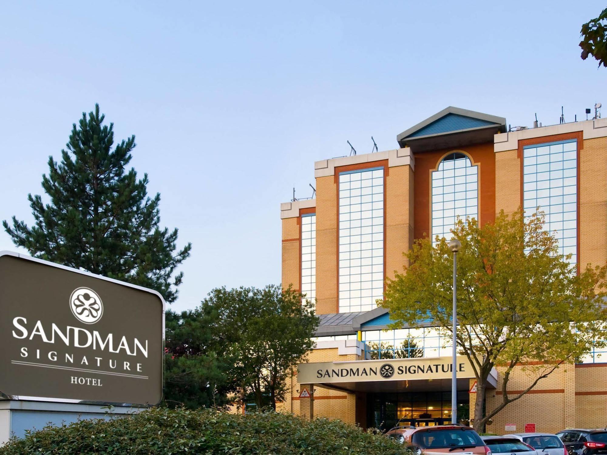 Sandman Signature London Gatwick Hotel Кроули Екстериор снимка